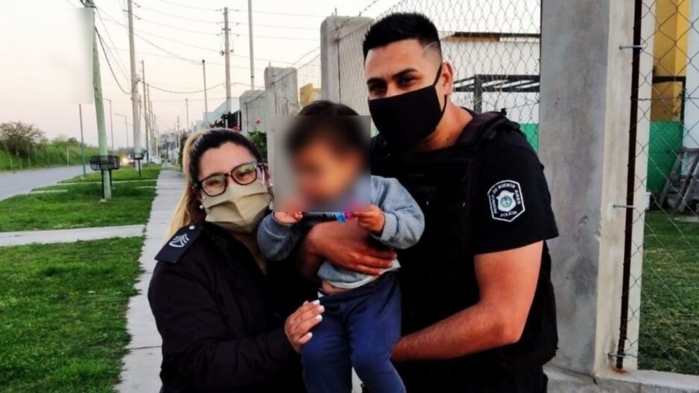 La sargento Lucía Carballo, Gonzalo y el oficial Jorge Vega.