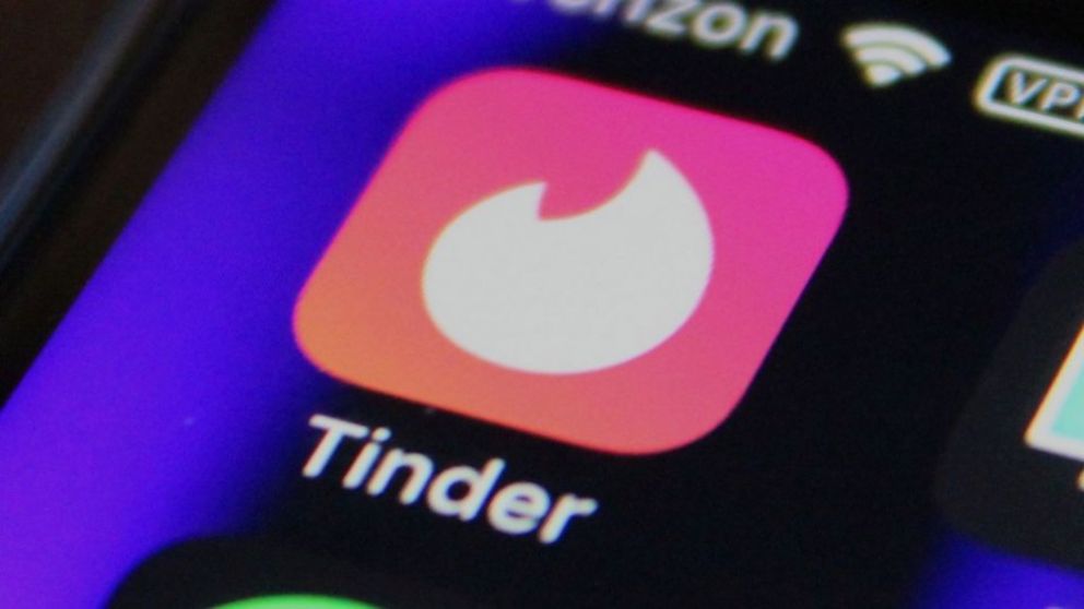Además de los videos, Tinder adelanta la inclusión de "Explorar", una nueva herramienta para conectar según intereses compartidos.