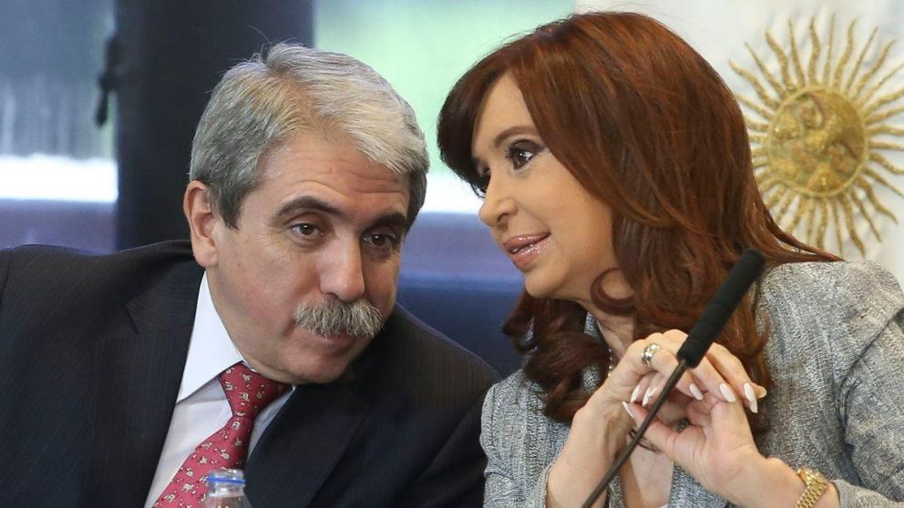 Sus inicios en política se remontan a la vuelta de la democracia.