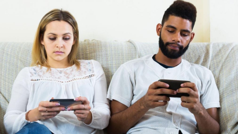 Mientras los encuentros sexuales disminuyeron en las nuevas generaciones, el autoplacer se vio renovado.
