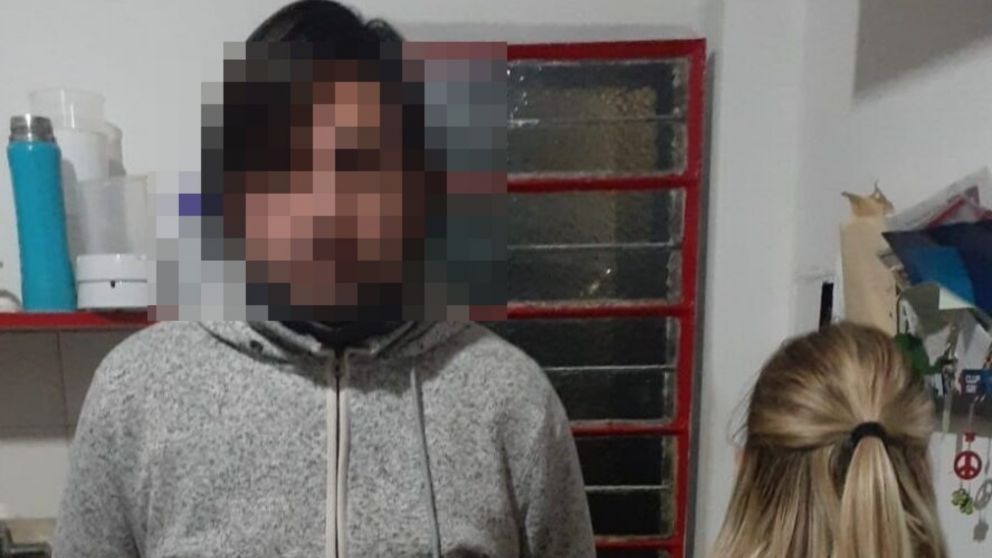 Este es el sátiro que fue capturado por haber violado y corrompido a la nenita.