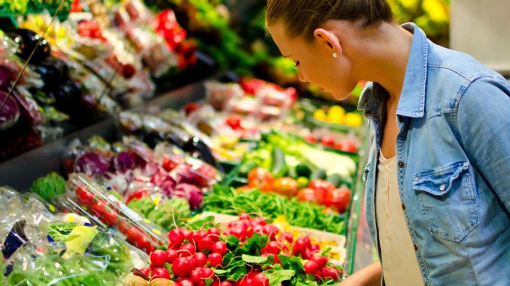 La mayor disponibilidad de estos productos en las verdulerías y supermercados hace crecer la oferta, y el precio baja.