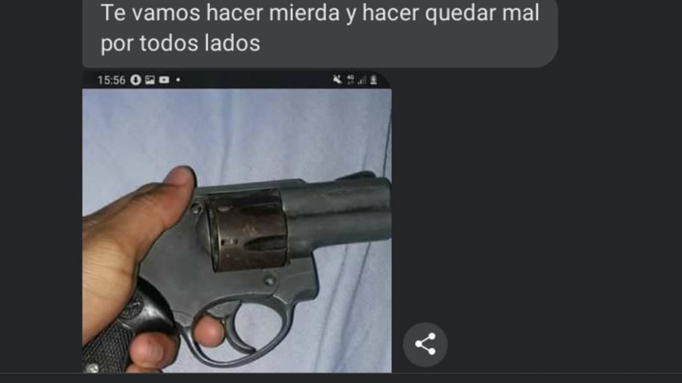 Un fragmento de las amenazas de muerte que recibe de parte de su ex pareja y papá de sus hijos.