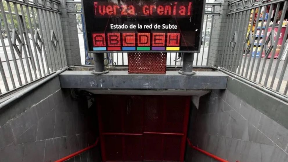 Paro de subtes y Premetro: las seis líneas no funcionaron desde las 20 horas al cierre del servicio.