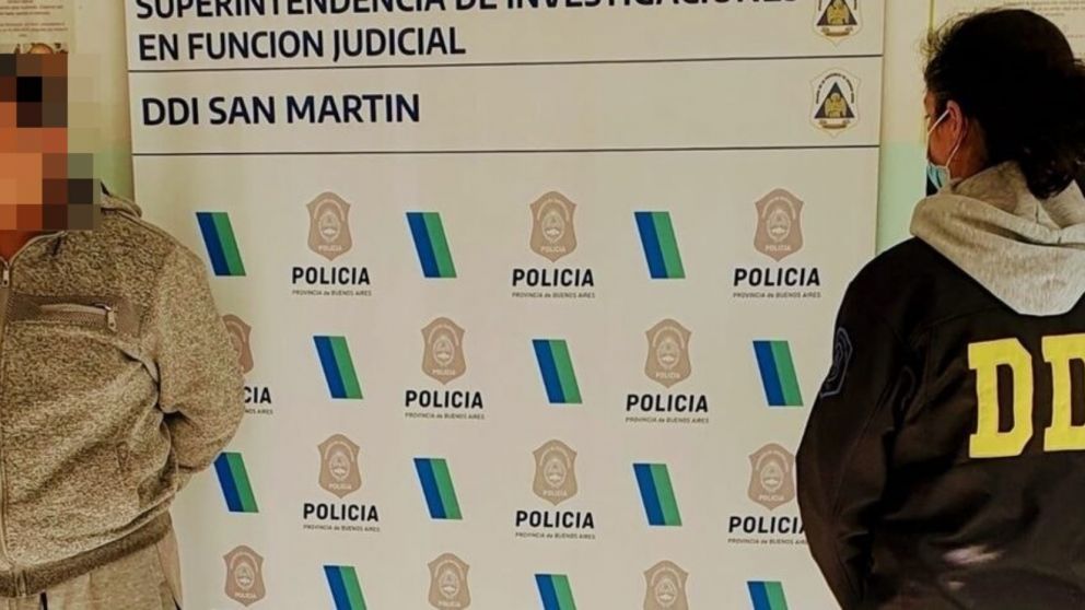 Este es el hombre que era buscado por los funcionarios policiales.