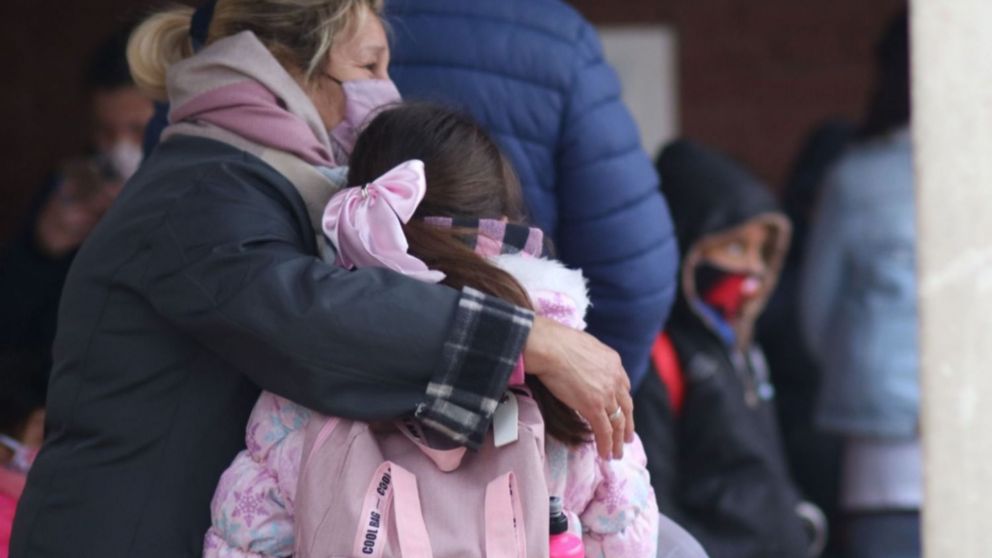 Padres denuncian que los chicos se intoxicaron en la escuela.