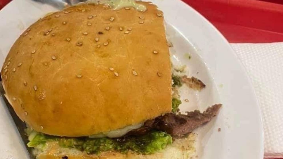 La hamburguesa donde el dedo fue encontrado.