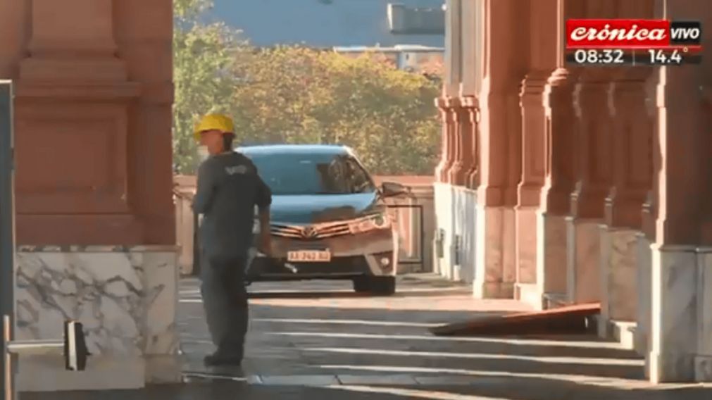 Creer o reventar: apareció un viajero del tiempo en Casa Rosada durante una transmisión de Crónica HD. (Captura de video)