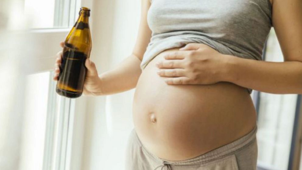 Hay m�dicos que recomiendan abandonarlo por completo, y otros acceden a esa cervecita o copa de vino una vez cada tanto.