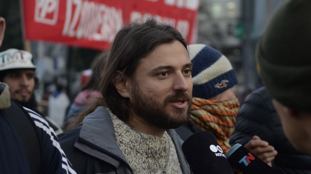 El dirigente social redobló sus críticas internas.