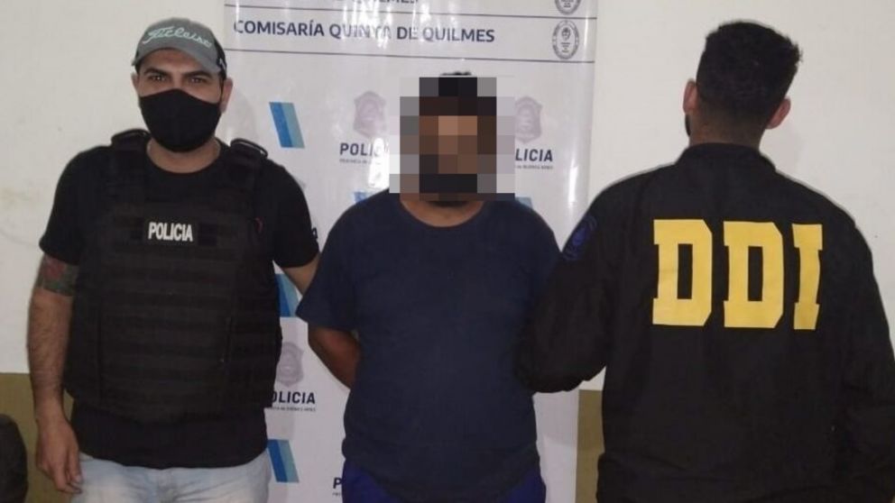 Este es el sujeto que fue capturado por los investigadores policiales en los allanamientos.