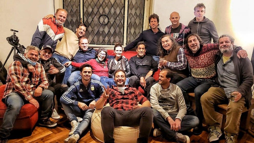 Todos juntos. El esperado reencuentro del elenco.