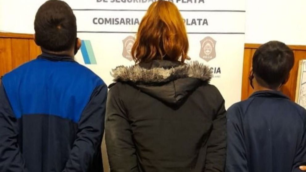 Dos jóvenes y una menor detenidos por robo.