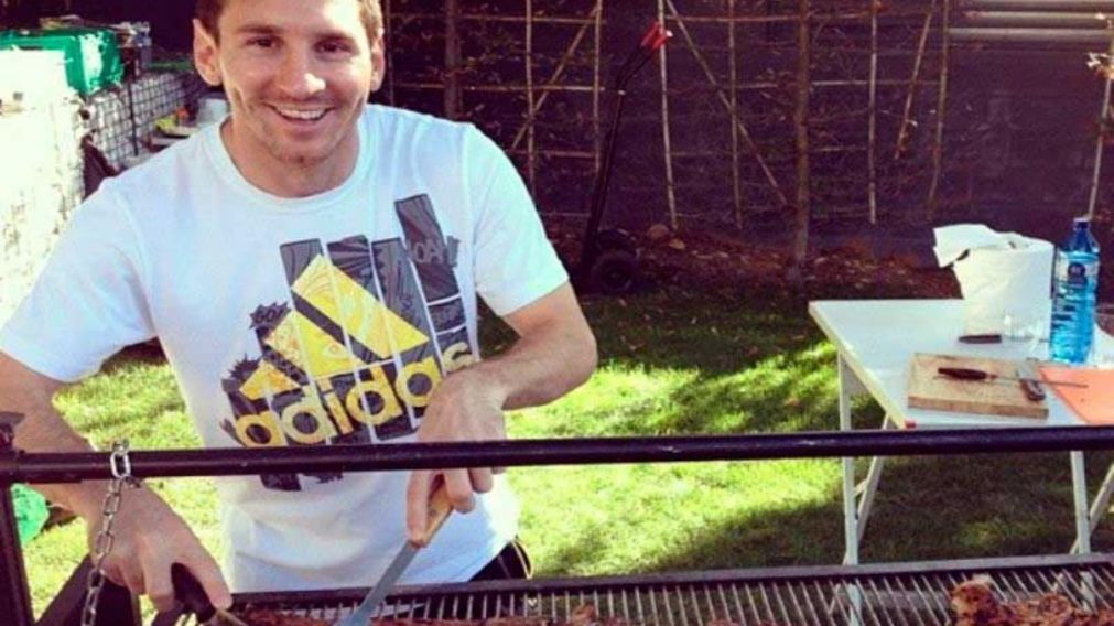 Messi llegó al consultorio de Giuliano Poser gracias a la recomendación de Martín Demichelis.