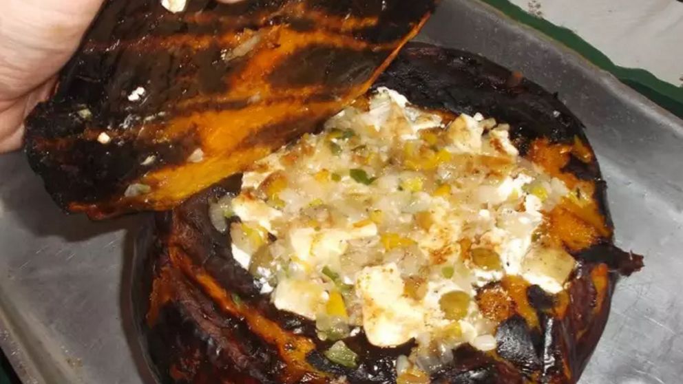 Calabaza rellena a 4 quesos a la parrilla.
