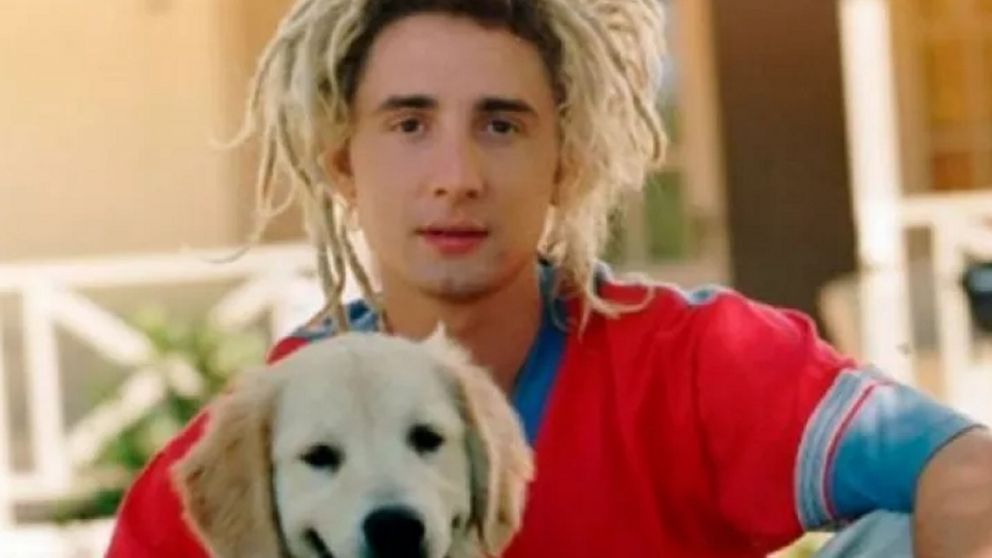 Particip� en otros programas de televisi�n pero es reconocido por ser "el chico de rastas" de "Verano del 98".