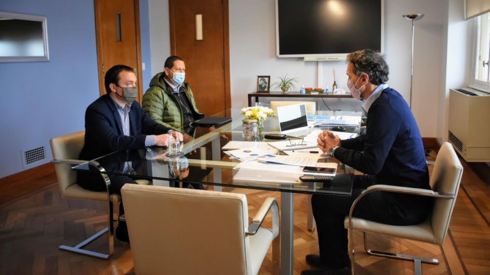 La reunión se desarrolló en la sede del Ministerio de Obras Públicas.