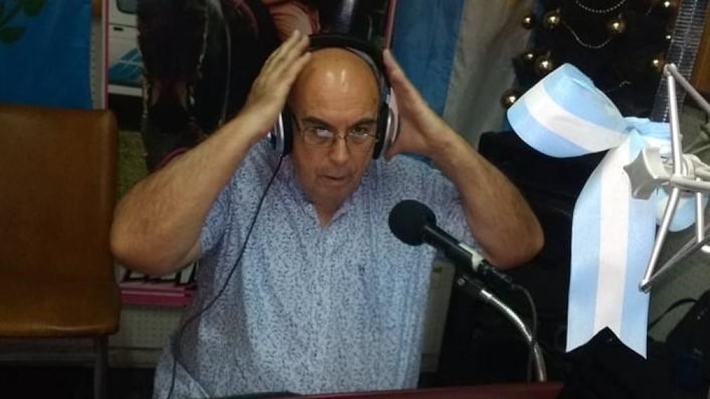 Jorge Dimuro es el conductor de La voz del jubilado, el programa que reivindica a los abuelos.
