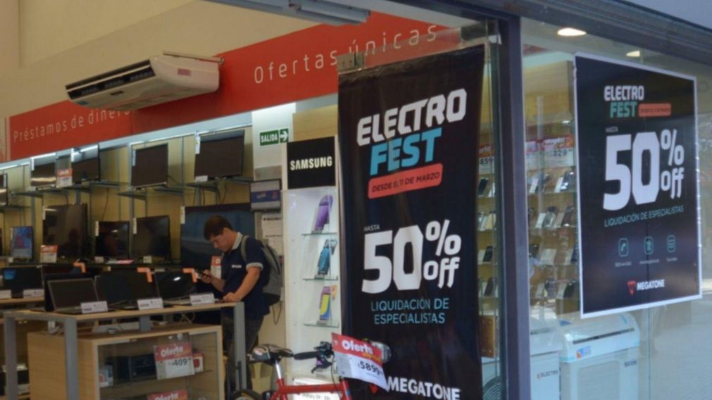 Variedad de productos a un mejor precio por el ElectroFest (Twitter).