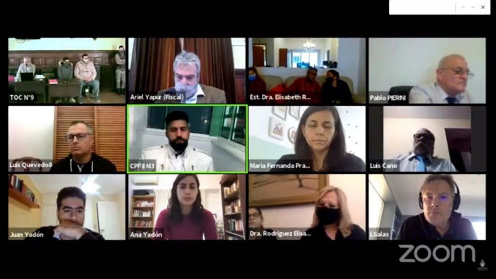 La audiencia se realiza parte presencial y parte vía zoom.