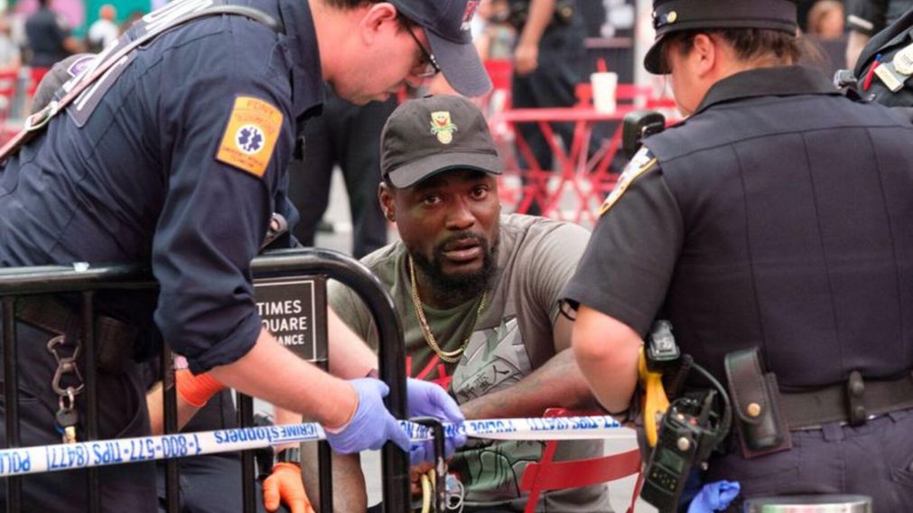 Éste es el hombre al que le dispararon en la pierna (Gentileza New York Daily News).