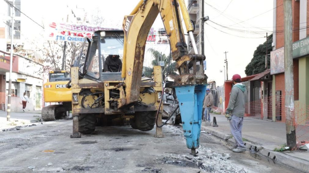 El objetivo del plan es mejorar el estado de 2100 cuadras de todo el distrito (gentileza prensa Municipio de Lanús).
