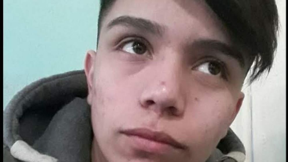 Alan Ismael Rico, de 18 años, lucha por su vida en el Policlínico Municipal Sofía T. de Santamarina.