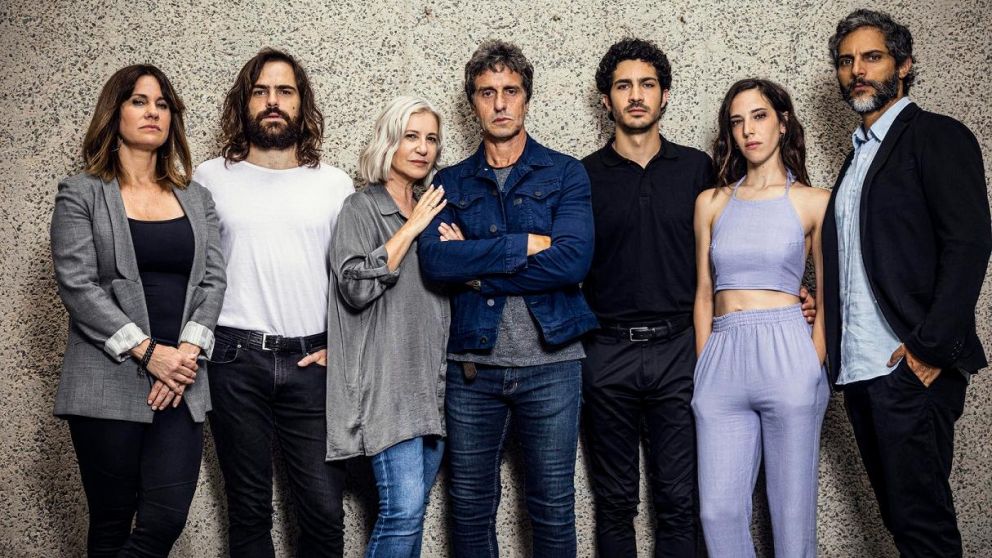 Elenco de "El reino", encabezado por Diego Peretti, Mercedes Morán, Nancy Dupláa, Peter Lanzani, Ricardo "Chino" Darín, Vera Spinetta y Joaquín Furriel.