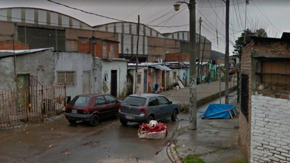 El doble crimen ocurrió en la localidad bonaerense de Villa Pineral, en el partido de Tres de Febrero (Google Street View).