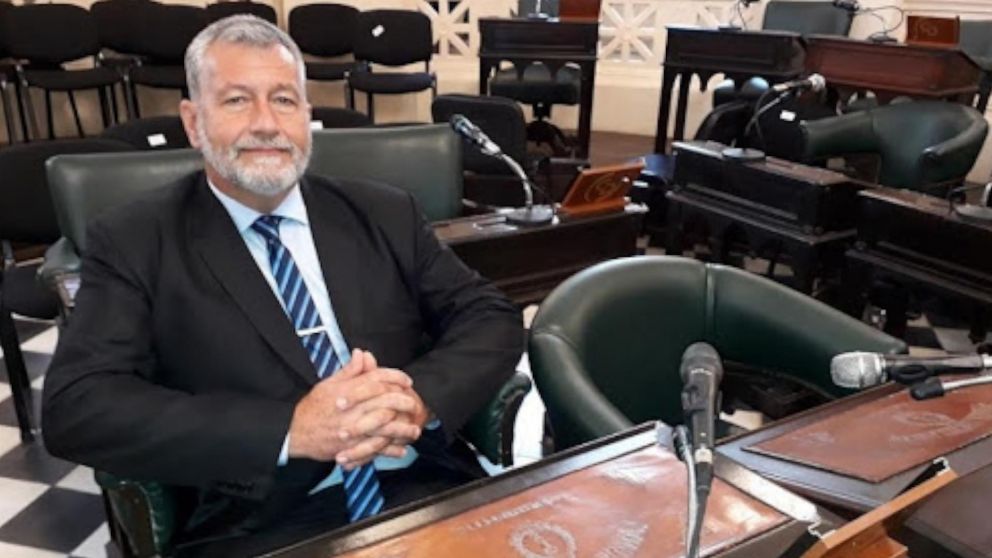 El diputado Miguel Arias, del Frente Corrientes de Todos, fue baleado durante un acto de campaña.