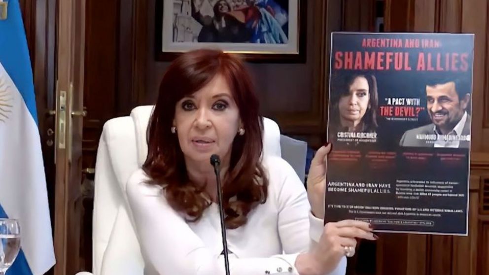 Cristina Kirchner señaló el contexto político en el que se desarrolló la causa en su contra.