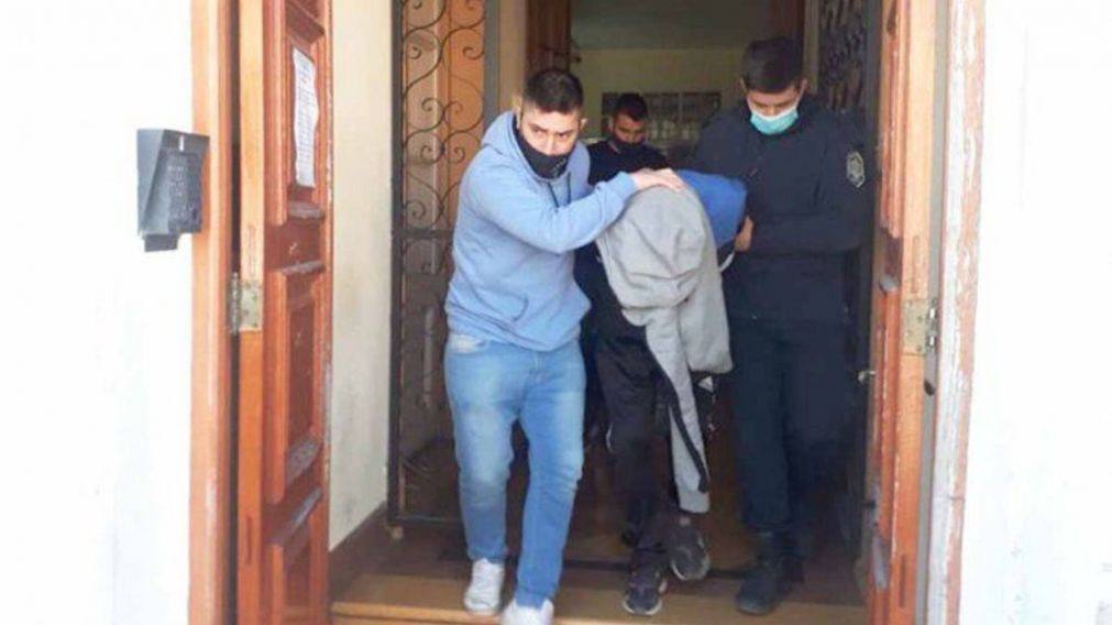 Detenido por atacar a su ex pareja y a la hija de ella.