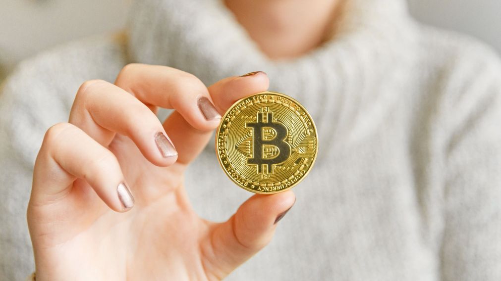 El millonario y fundador del sitio web Finder, Fred Schebesta anunció que pagará cinco dólares en bitcoins a todas las personas que se hayan inmunizado.