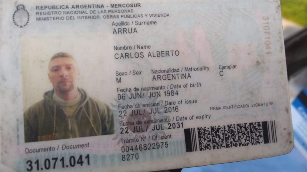 Carlos Alberto Arr�a no fue despojado de sus objetos de valor.