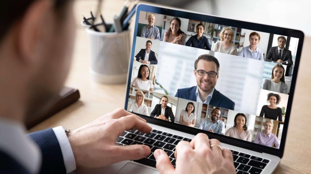 Microsoft Teams te permite organizar de una mejor manera un multitudinario equipo de trabajo.