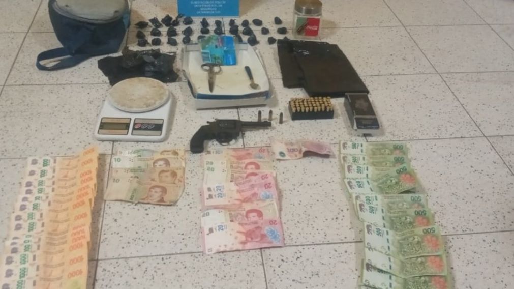 Estos son los diversos elementos que fueron incautados por los pesquisas policiales.