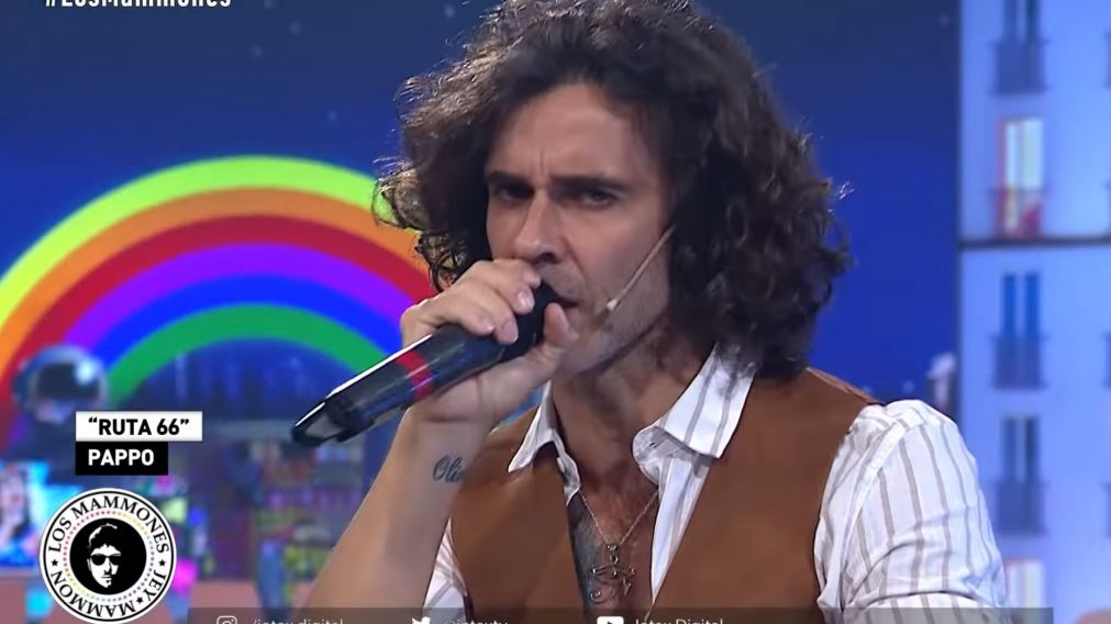 Mariano Martínez interpretó varios clásicos del rock nacional argentino en su debut televisivo como músico.
