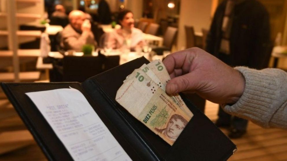 El posteo de la camarera en Twitter alcanzó casi los 60 mil me gusta.