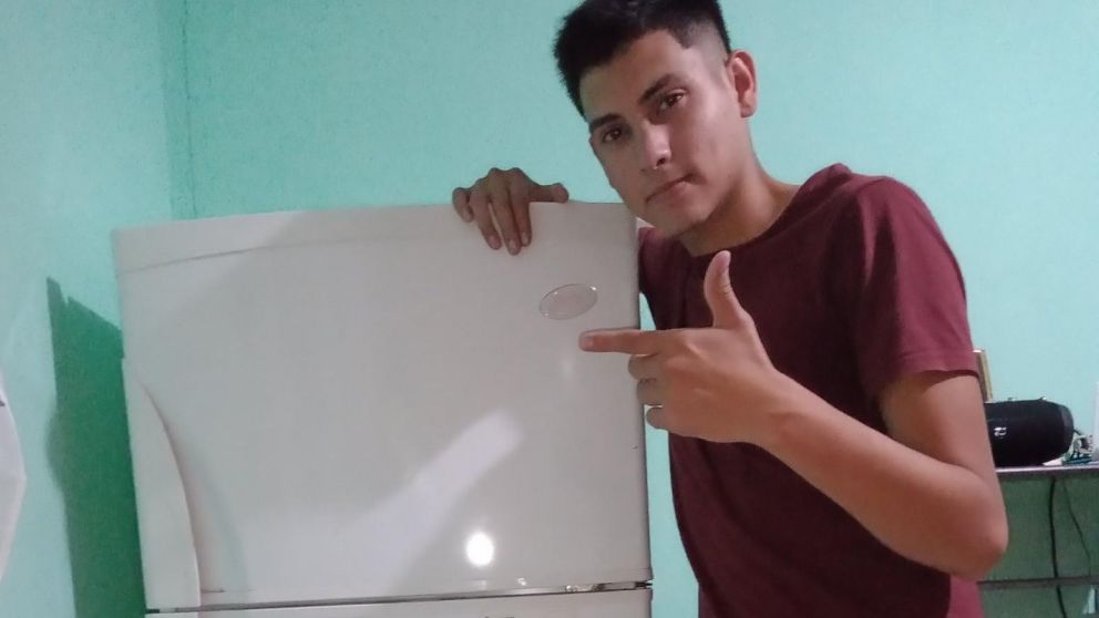 Se compr� una heladera con mucho esfuerzo y recibi� cientos de felicitaciones en Twitter.