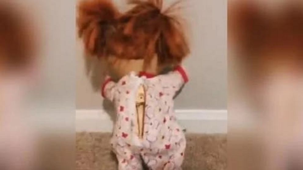 La muñeca "Emmy" se mueve sin pilas y está asustando a todos los usuarios de TikTok.