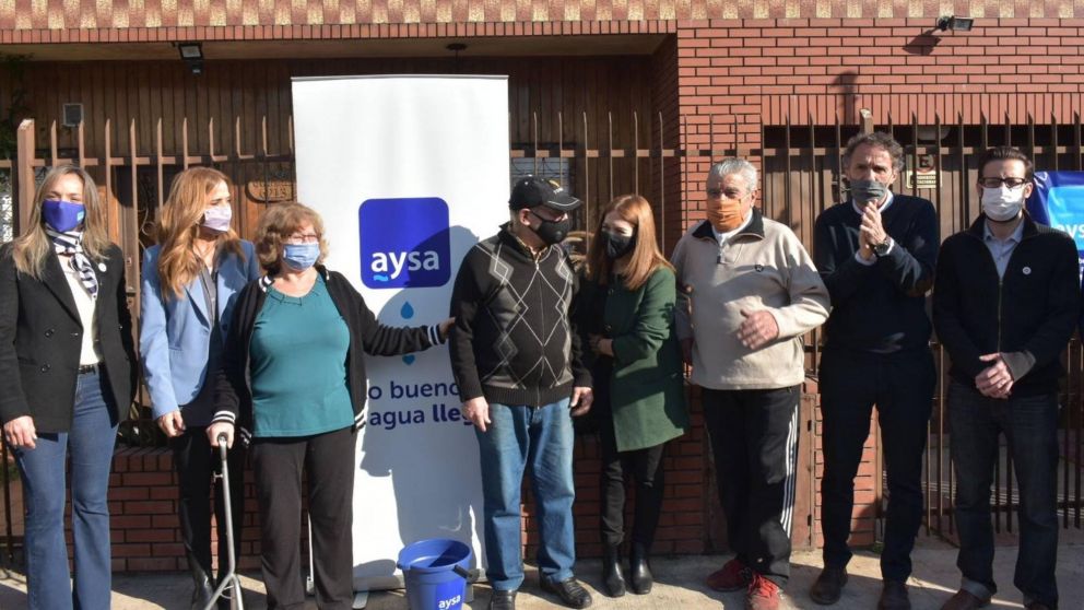 Katopodis, Simone, Galmarini, Tolosa Paz y Moreira inauguraron nueva red de clocas: beneficiará a más 4.500 vecinas y vecinos de Loma Hermosa.