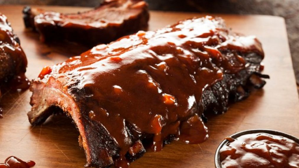 Tres menúes diferentes para aplicar la salsa barbacoa y disfrutarlos el fin de semana.