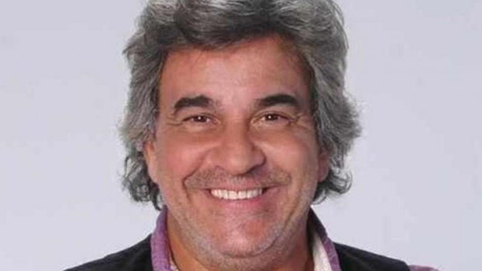 El actor protagonizará una obra de teatro en Uruguay y no tiene previsto un regreso a la Argentina.