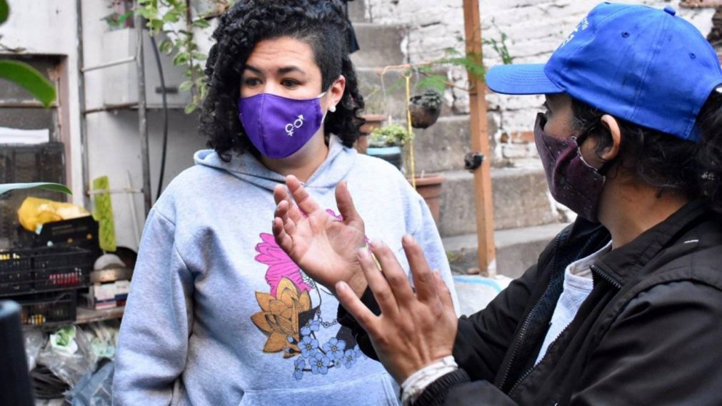 Rosario: concejala fue asaltada en plena recorrida de campaña.