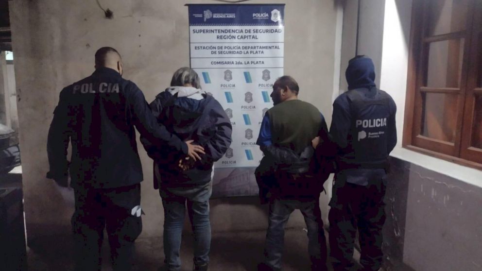 Dos hombres de 51 y 53 a�os fueron detenidos (Gentileza Trama Urbana).