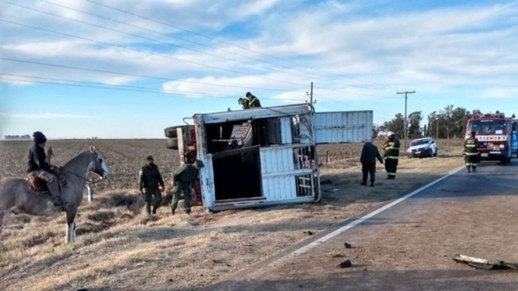 Las amigas murieron al chocar con un camión