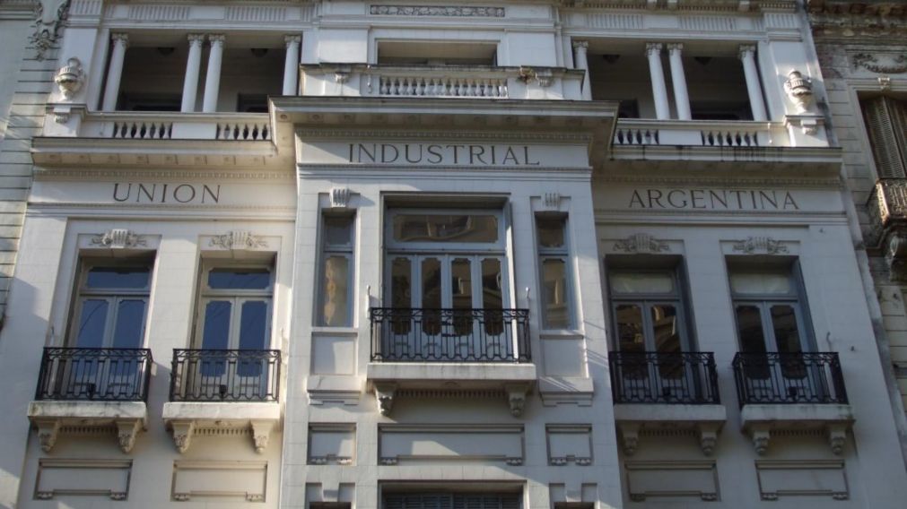 Los industriales plantean ponerse firmes contra los trabajadores que no se vacunen.