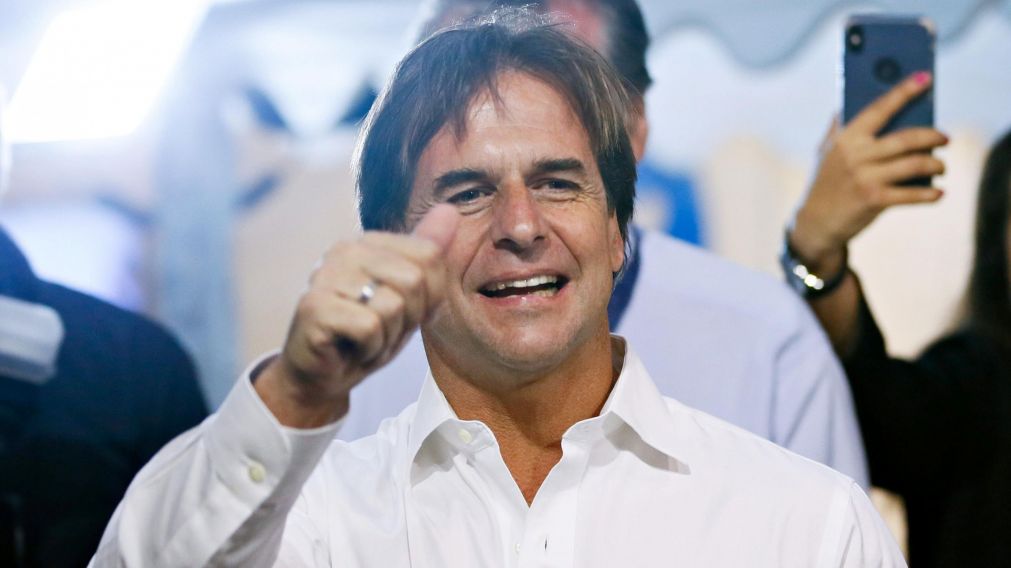 El presidente uruguayo también se refirió a la situación de los argentinos vacunados con Sputnik.