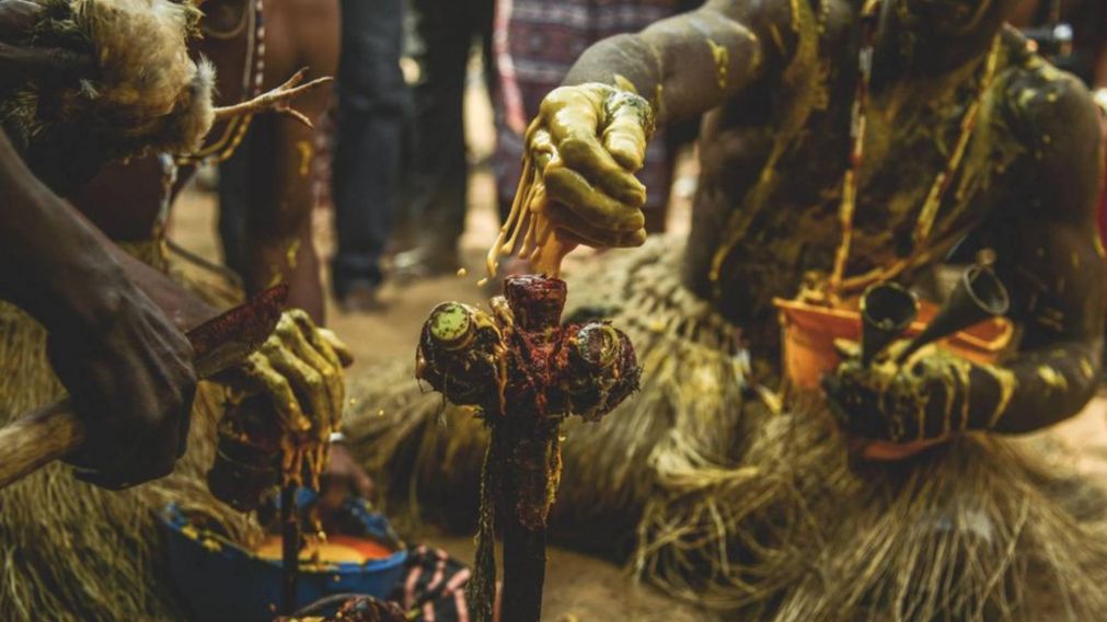 Cita de brujos y hechiceros.