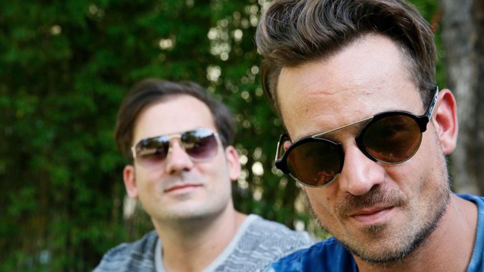 Chano junto a su hermano Bambi.